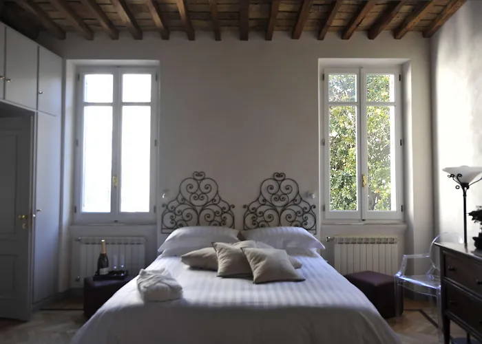 Frattina27 Guest house 4*